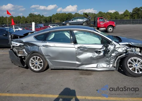 2020 Ford Fusion Hybrid Se z USA, uszkodzony, nr VIN 3FA6P0LU3LR230503